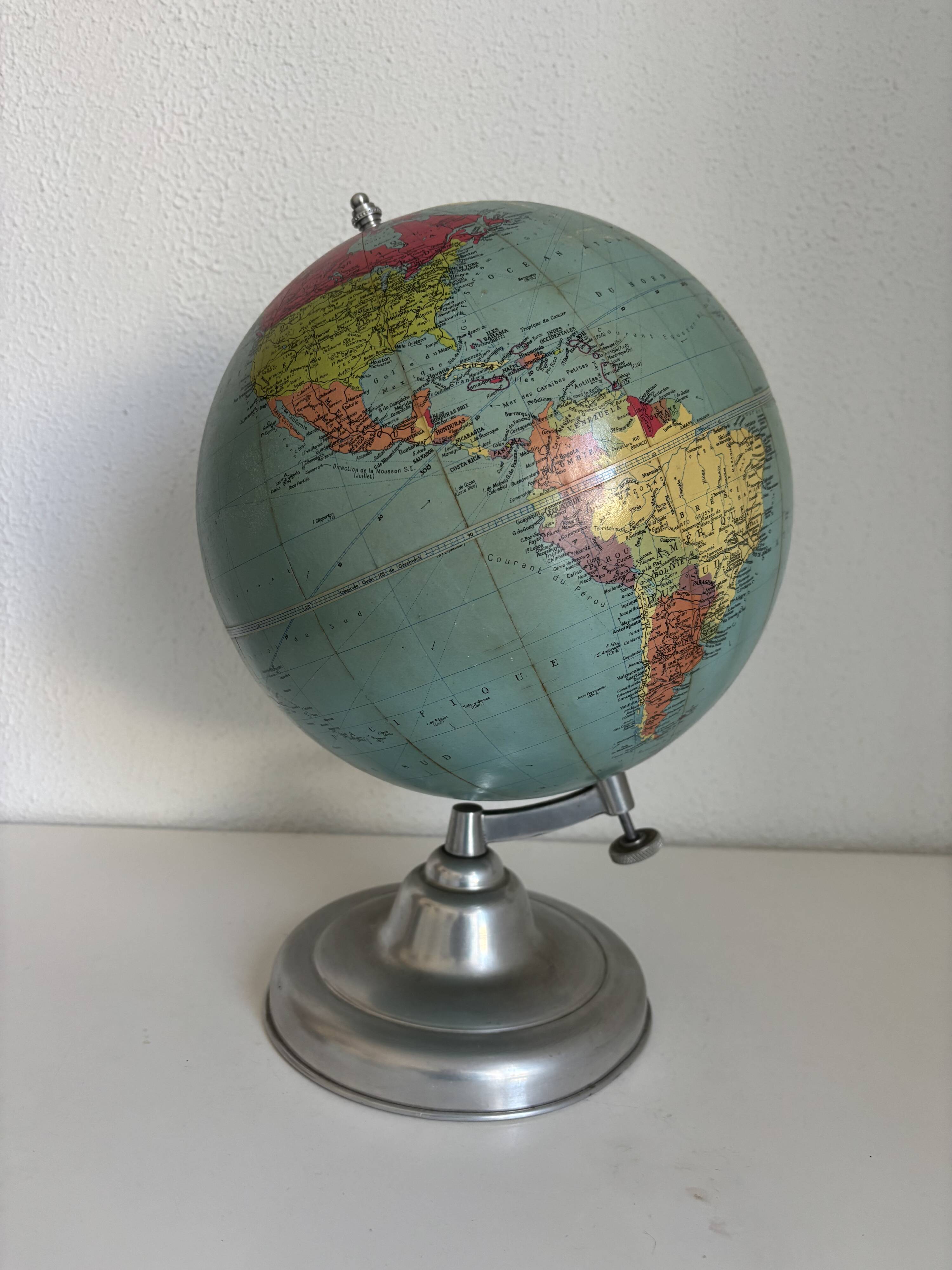 Vintage terrestrial globe 1961 world map Taride Paris - 33 cm