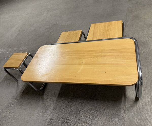 Ensemble de 4 tables de salon gigogne 70s en métal et chêne massif