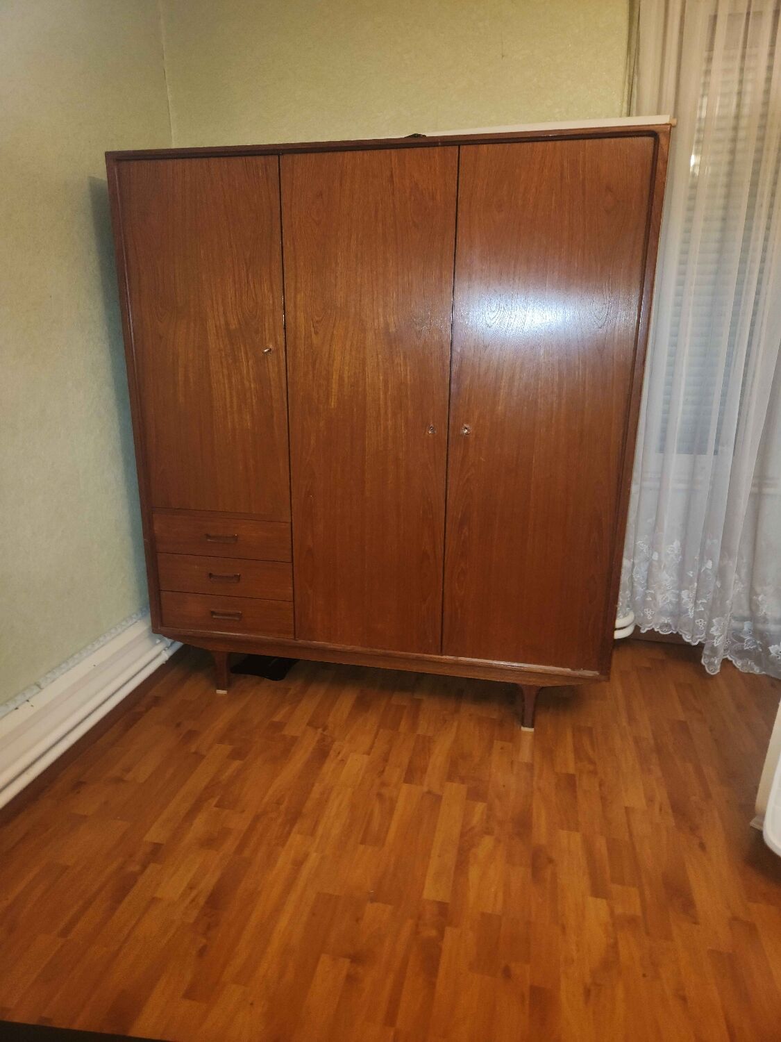 Scandinavian wardrobe 3doors