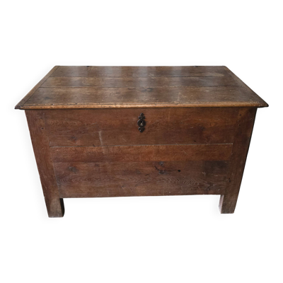 Maie/coffre ancien en bois massif – patine authentique, couvercle ouvrant