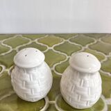 Salt and pepper shaker set