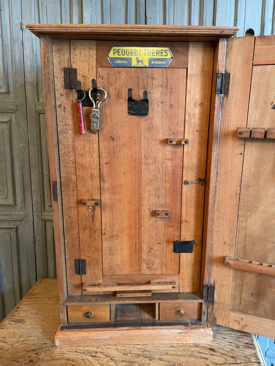 (Hang) wall cabinet tool cabinet Peugeot Fréres