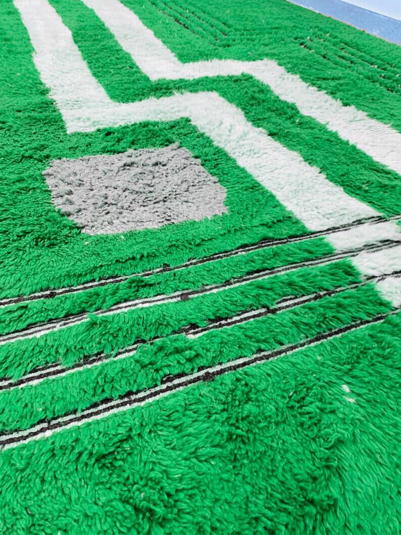 Handmade Moroccan rug 250cm x 150cm