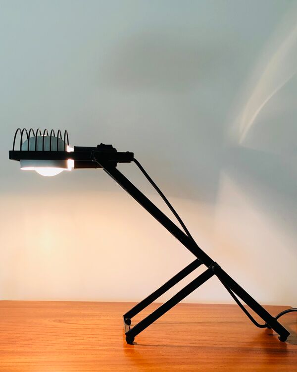 Lampe modèle ''Sintesi'' tavolo de Ernesto Gismondi pour Artemide, Italie années 70