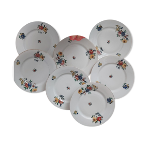 lot 7 assiettes estampillées