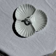 Vintage serving dish in white porcelain with shells MP Samie D26 H4