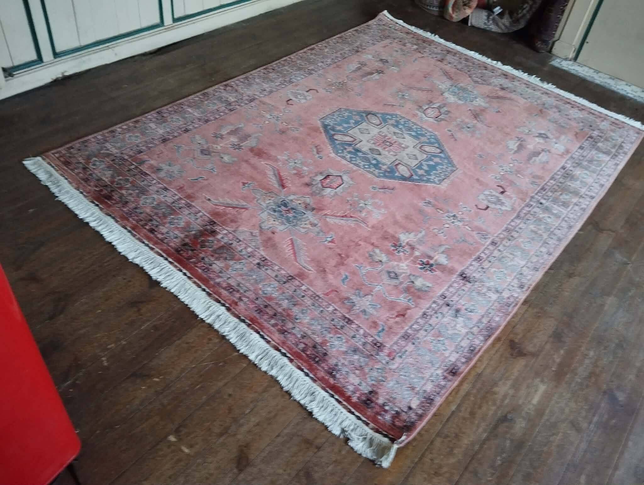 Handmade Pakistani Caucasian rug 259x192cm