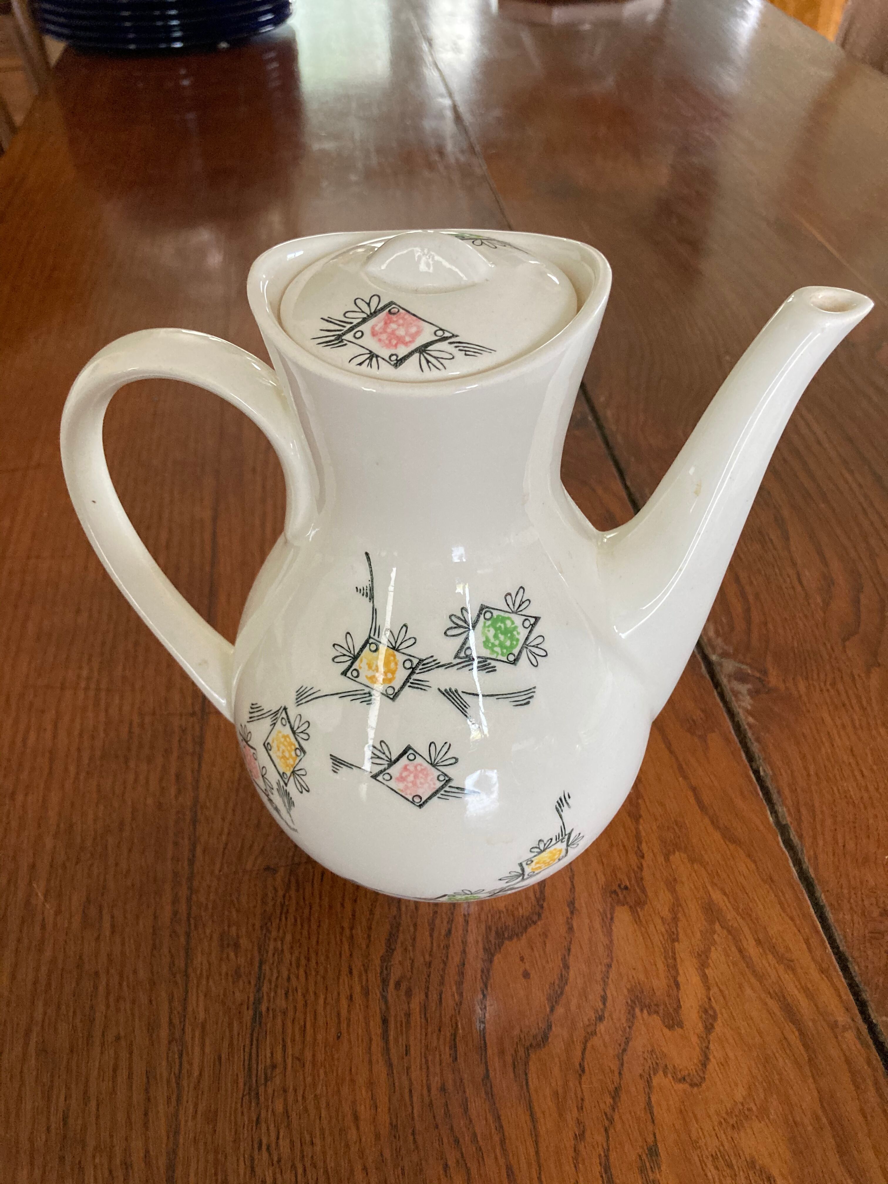 Coffee service in Gien