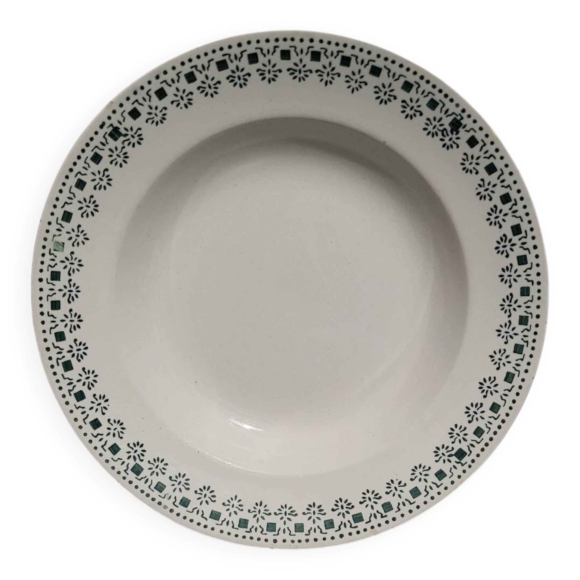 Vintage Sarreguemines Ypres soup/decorative plate in excellent condition