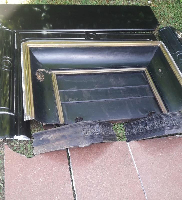 Fireplace XVIII° black marble louis XIV style with narrowed and floor slabs