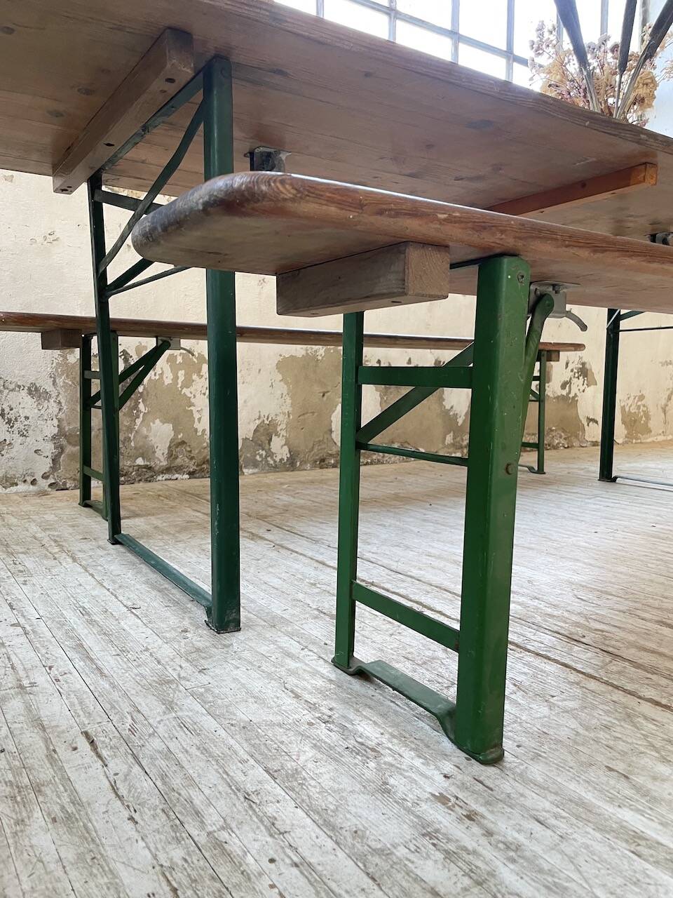 Guinguette table and its 2 benches