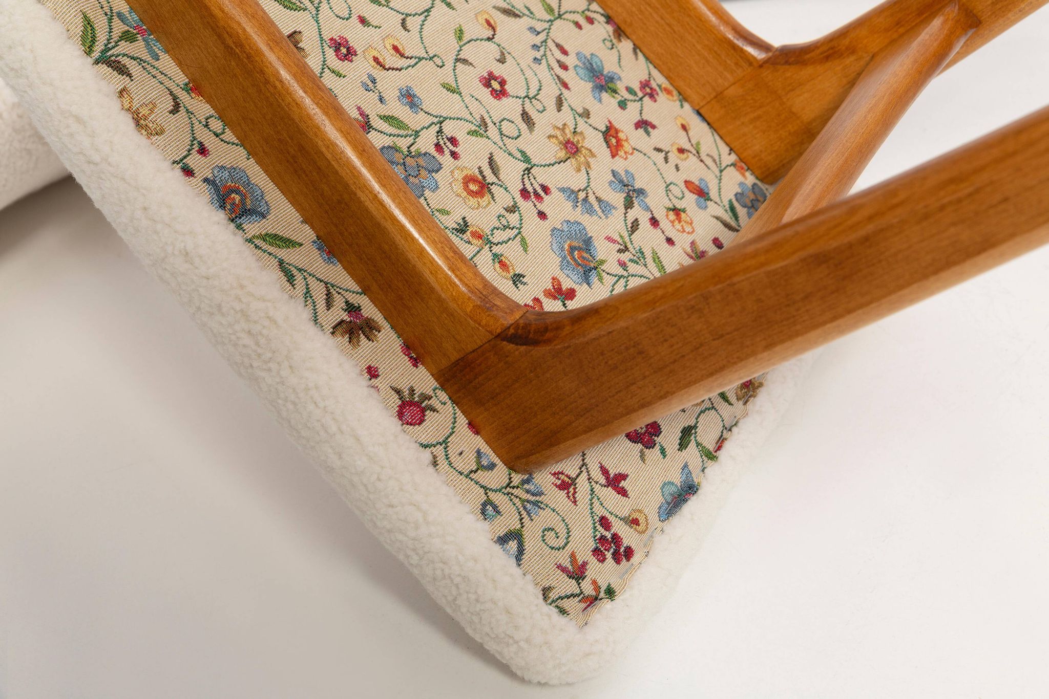 Mid-century "Butterfly" dining chair, light cream boucle, Poland, 1960s