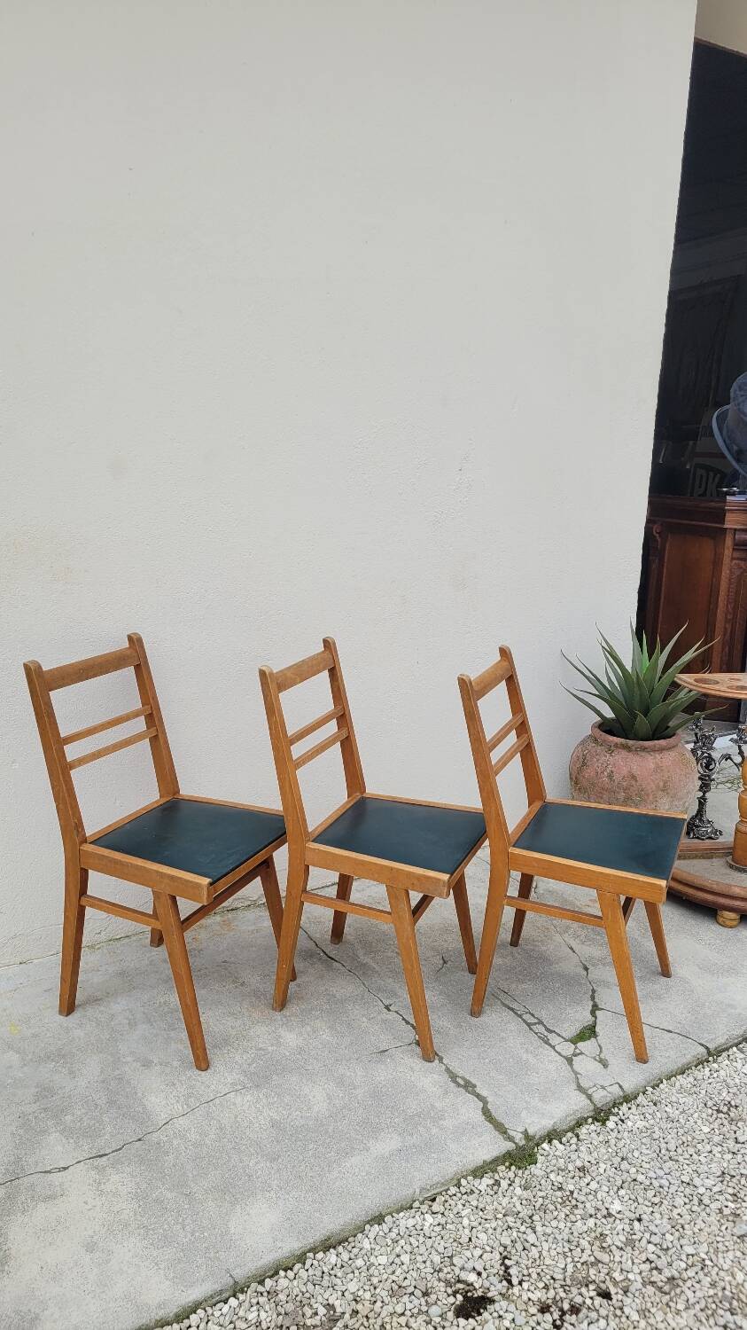 Series of 3 vintage chairs with compass legs - 1950s