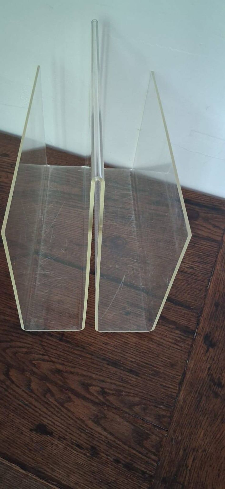 Porte-revues vintage en plexis-glace transparent années 1970