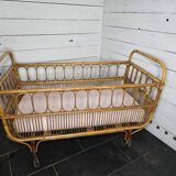 Lit D'enfant vintage en rotin