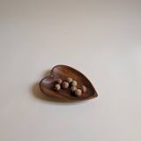 Heart-shaped pocket emptier