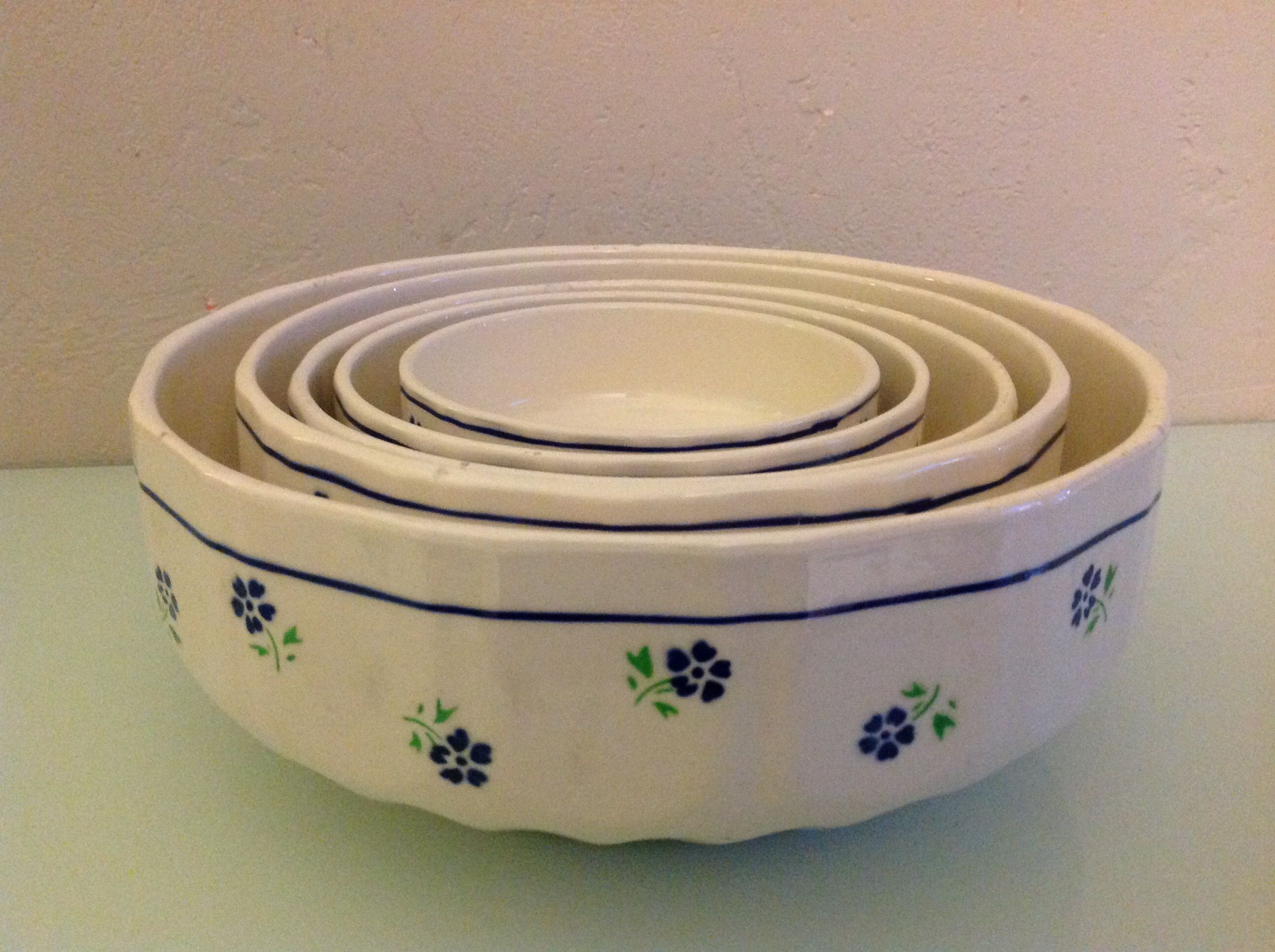 Suite of five salad bowls decor Claudius des faienceries de Badonviller, 50/60