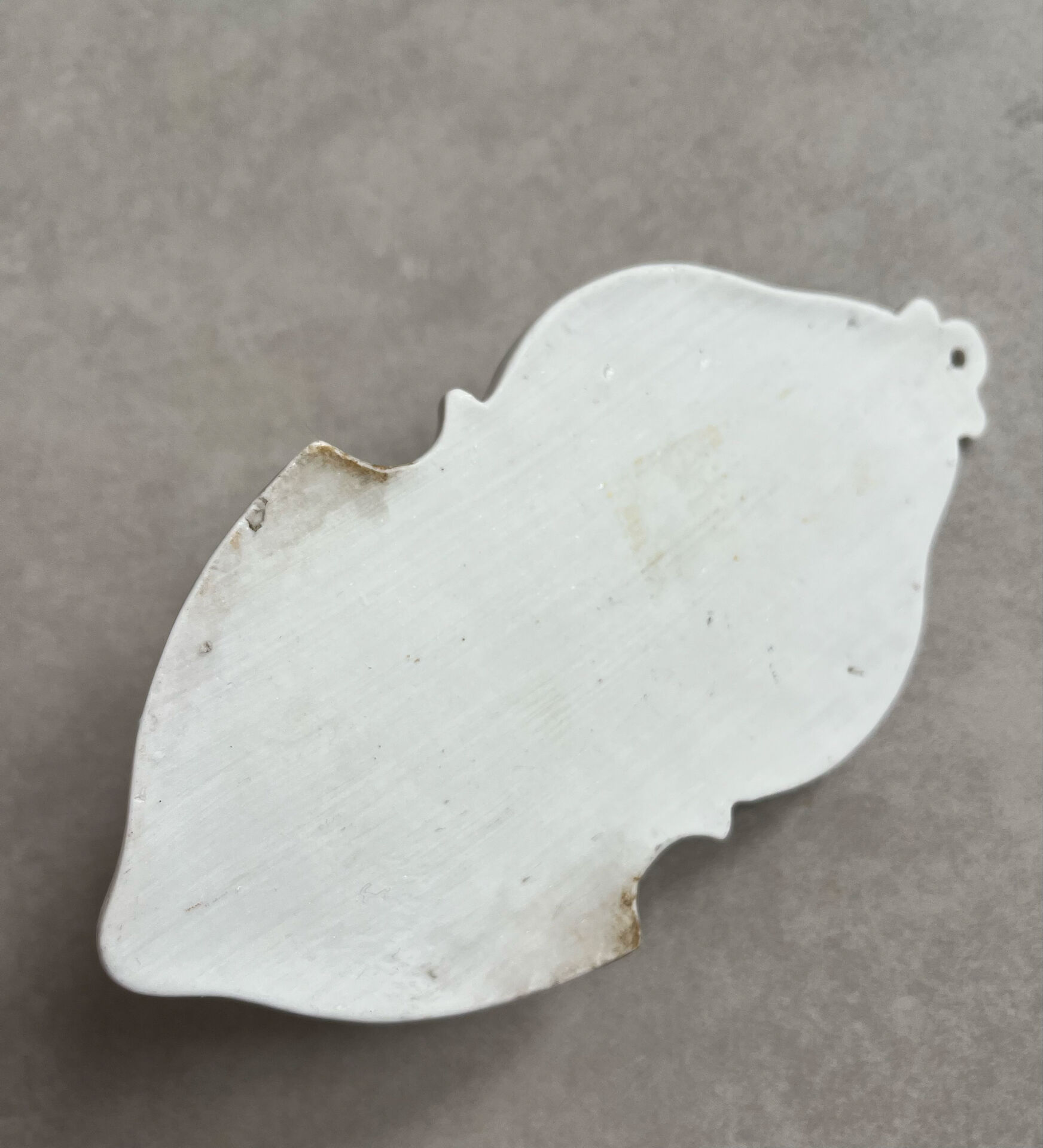 Bénitier en porcelaine « calice » fin XIXème