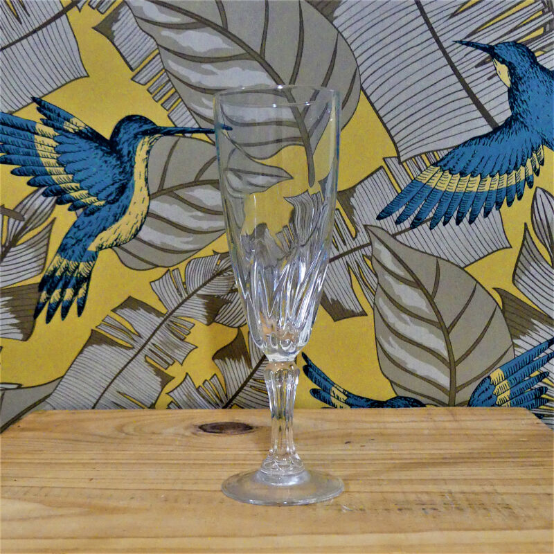 Four vintage champagne flutes 70s Luminarc