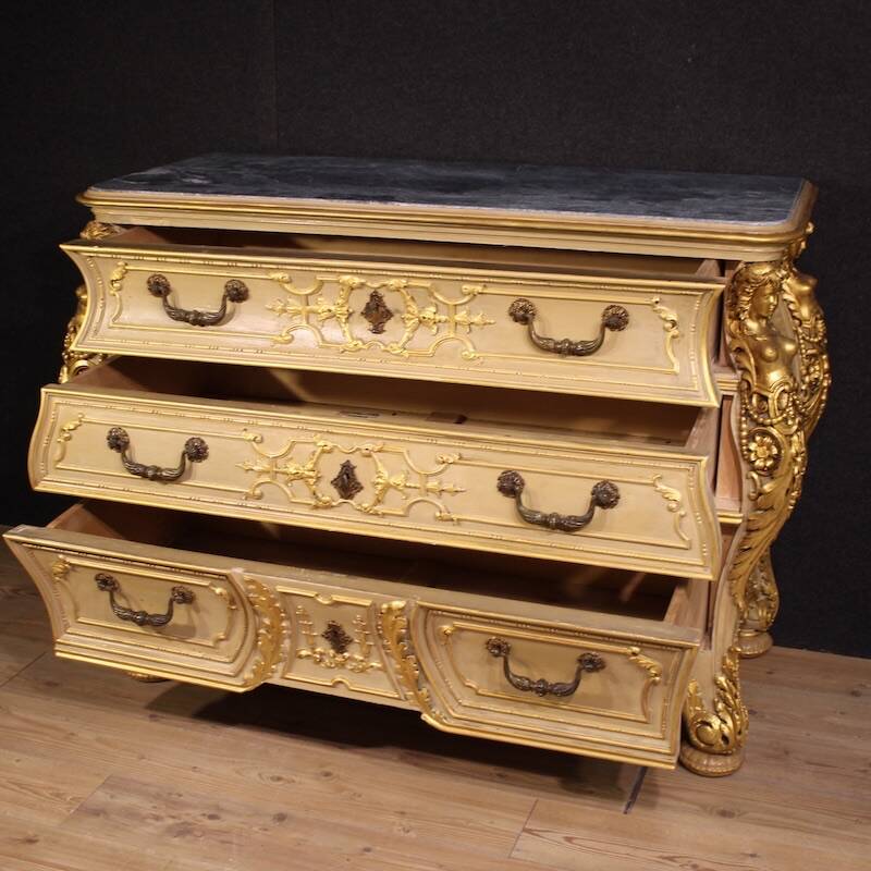 Commode italienne laquée et dorée du 20e siècle
