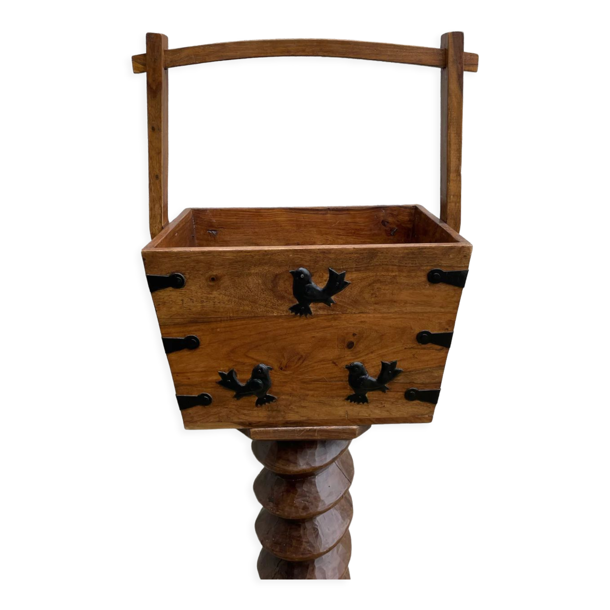 Wooden basket early XIX