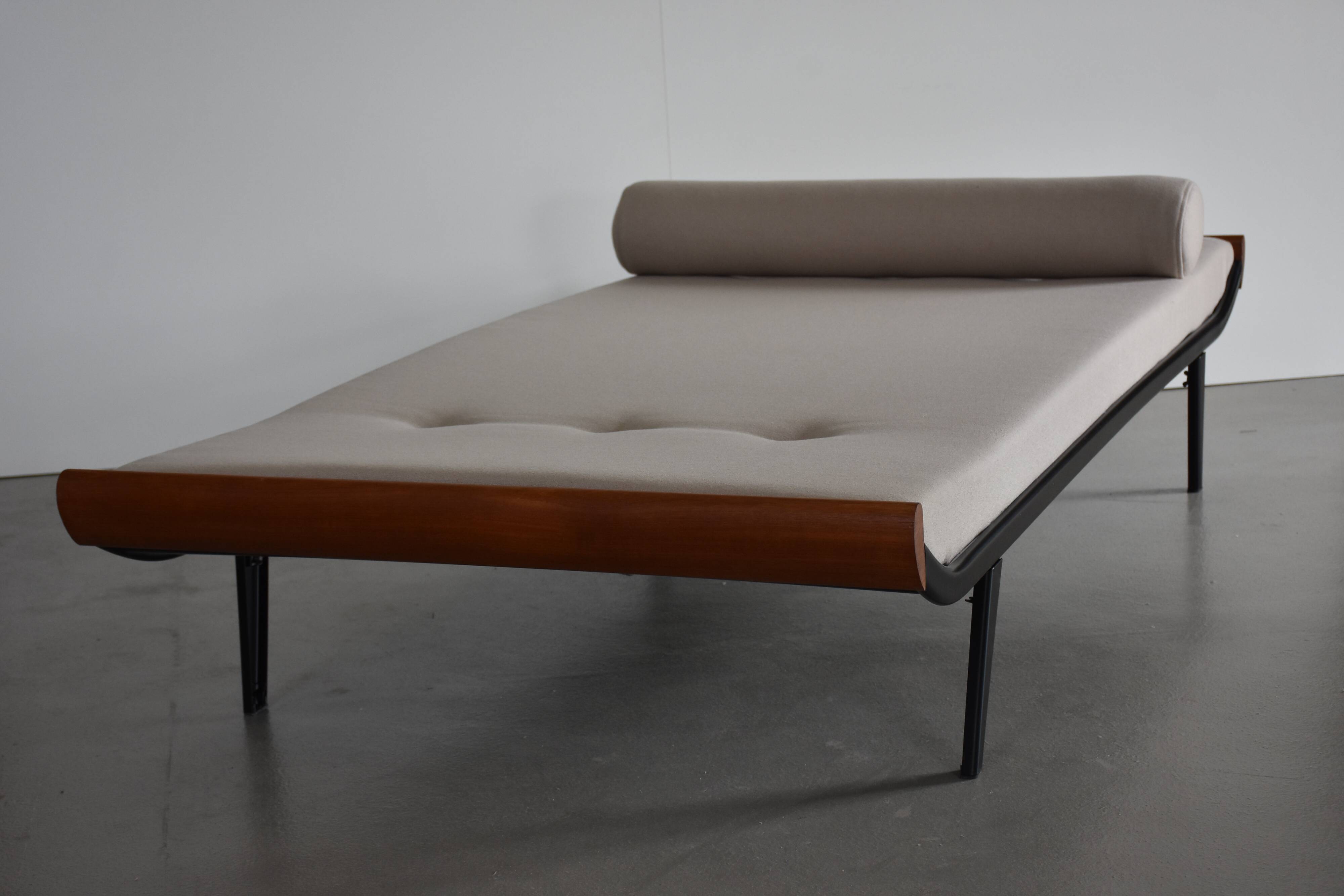 Mid-century Cleopatra daybed, teak and metal frame, 1960s