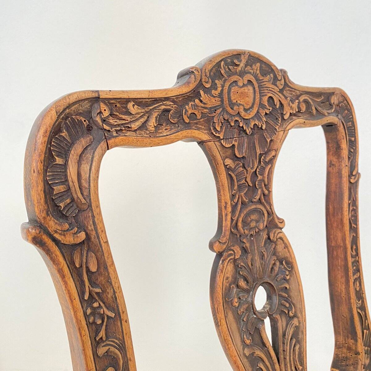 18th-Century German Baroque Chair in Carved Walnut, 1740s