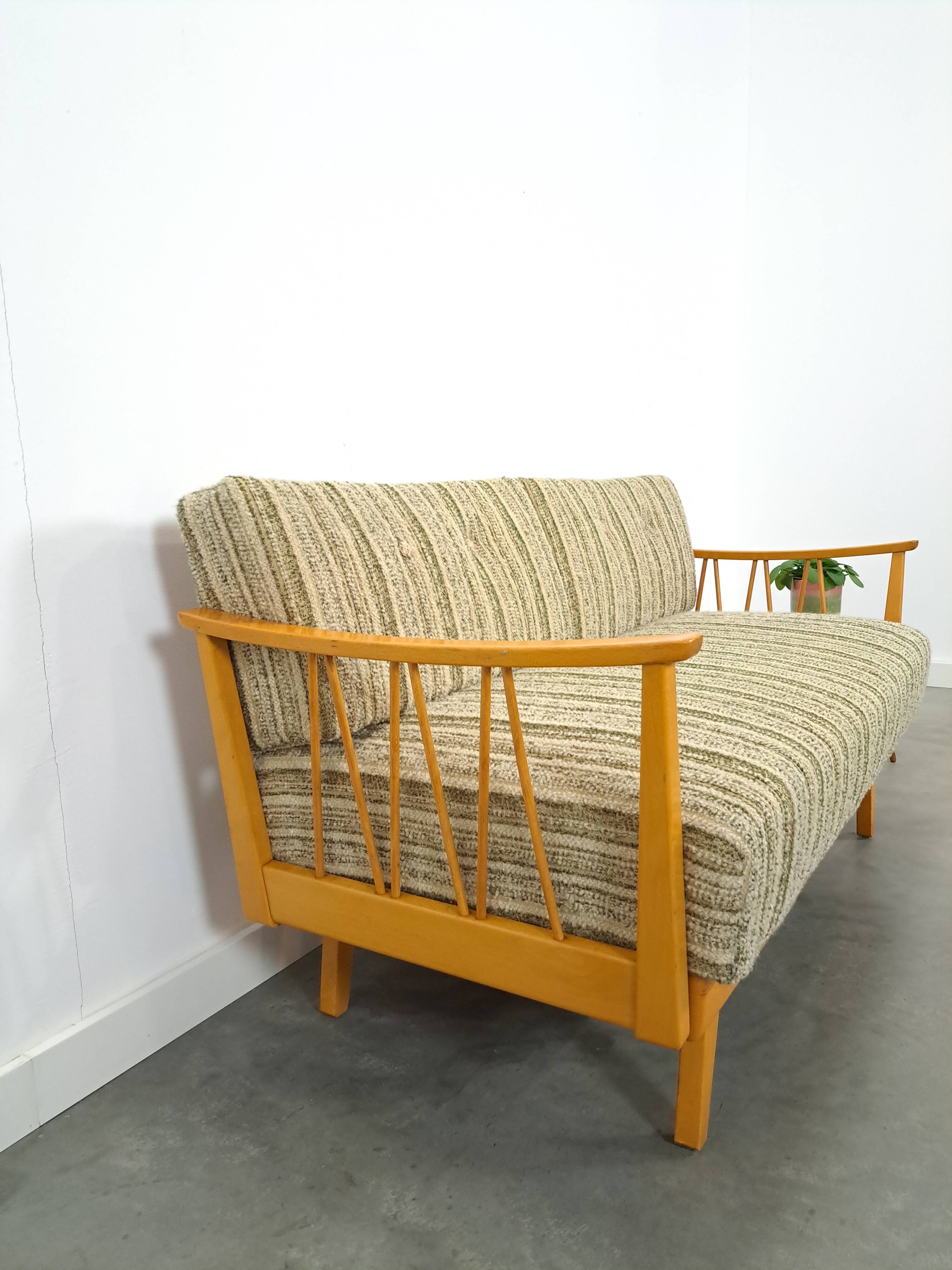 Uitschuifbare slaapbank met kussens, zitbank