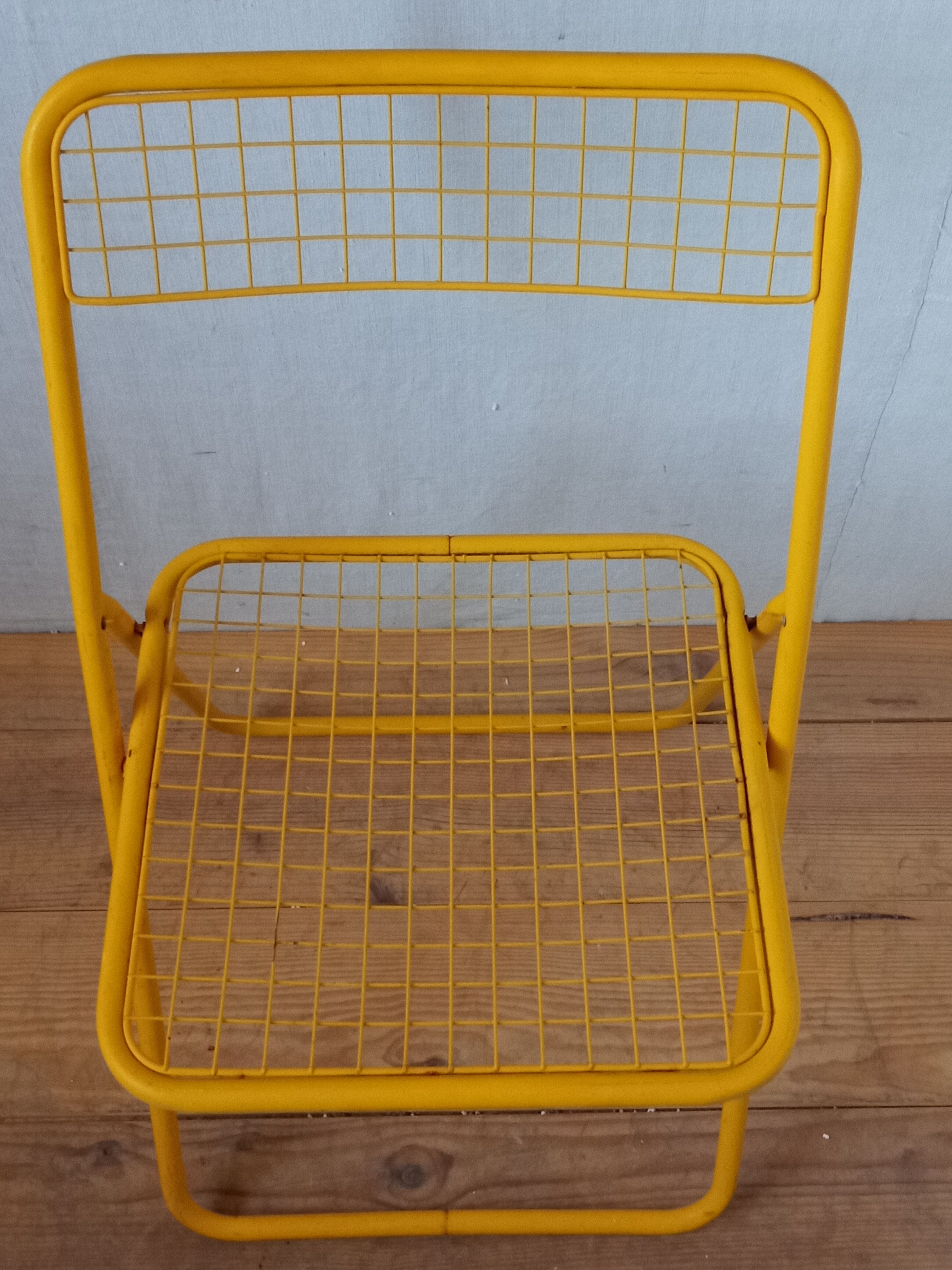 80s metal folding chair