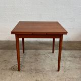 Scandinavian table with extensions