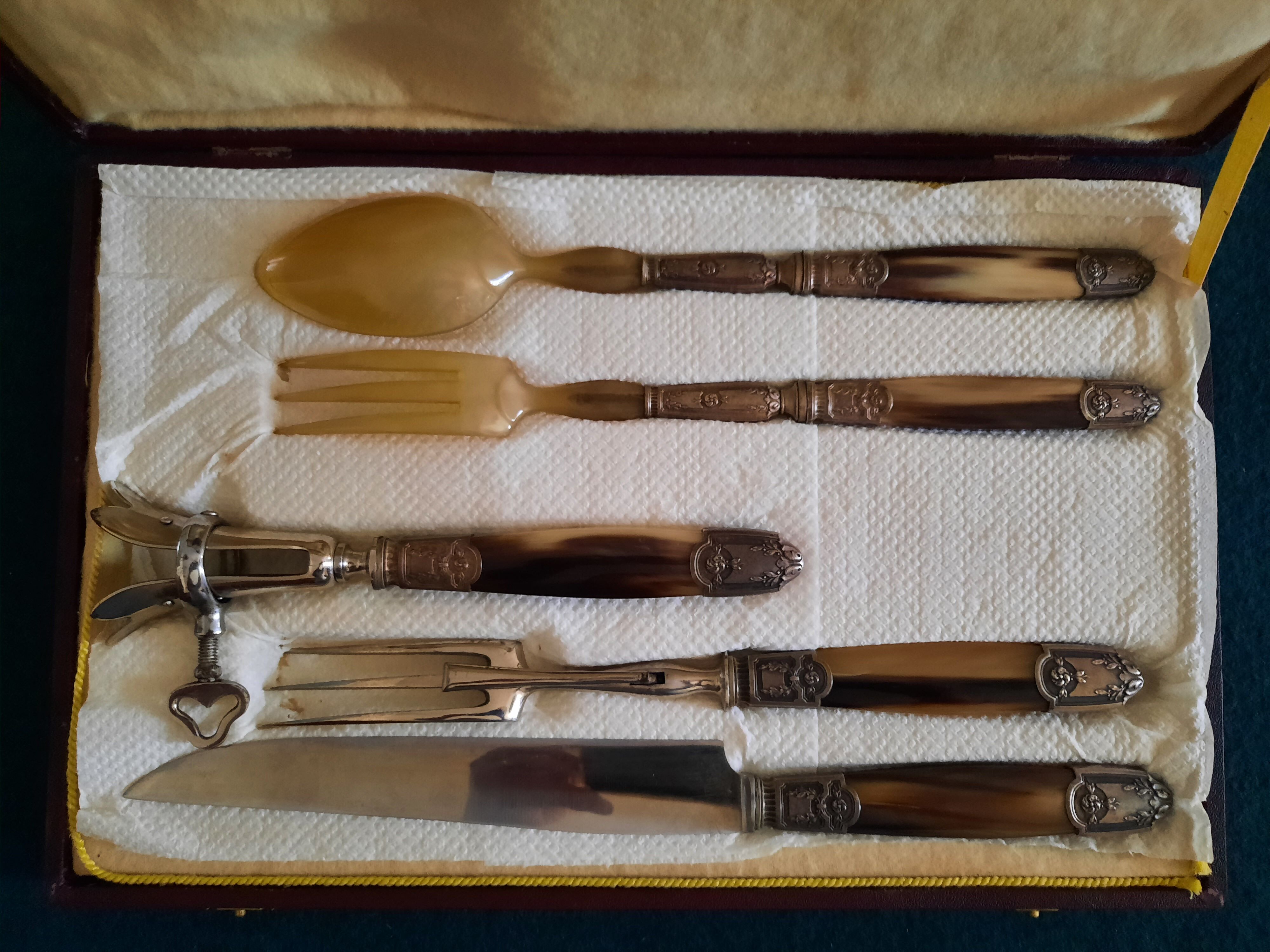 Bone and silver-plated metal cutlery set