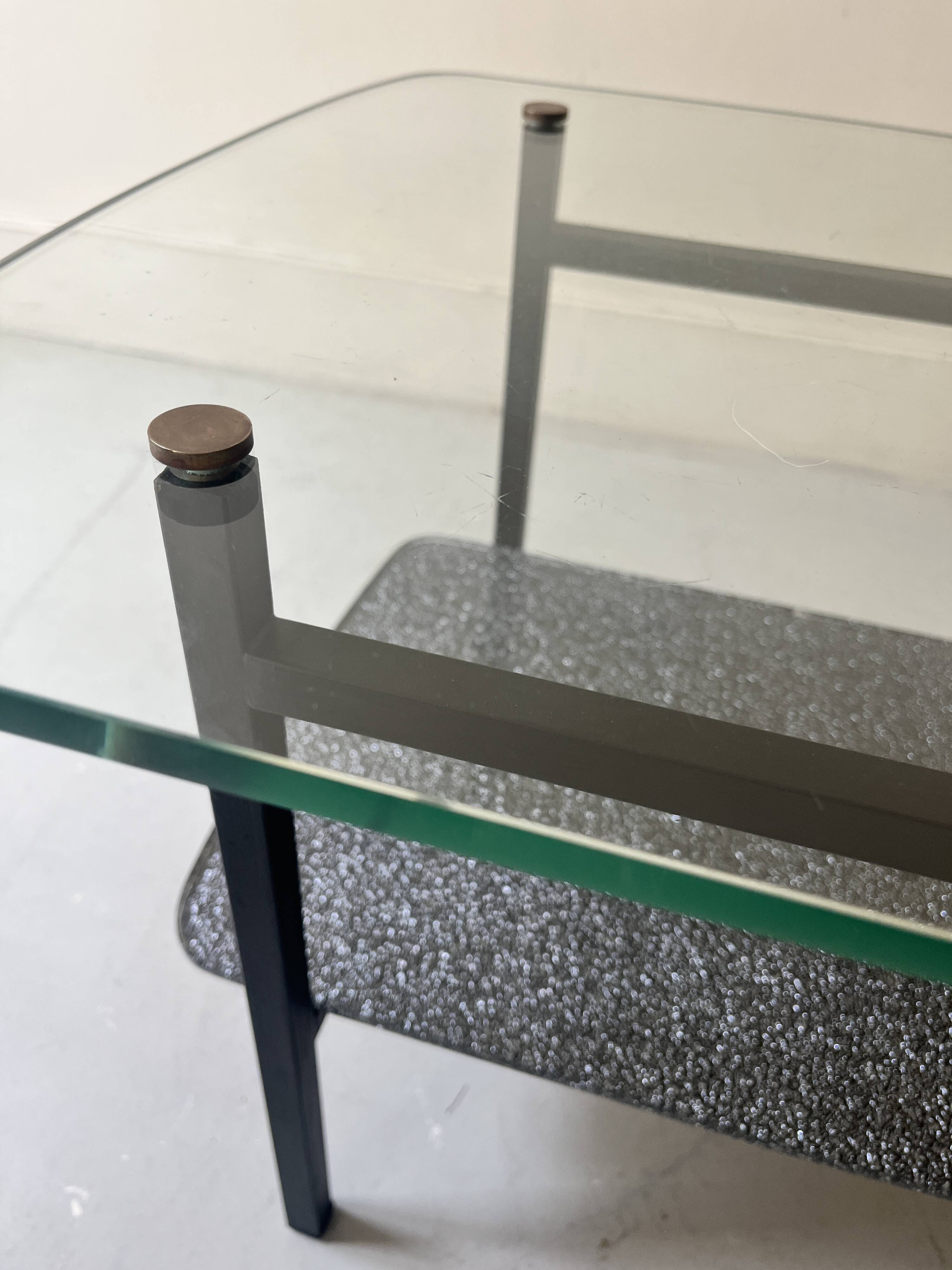 table basse en verre et métal noir, 1950