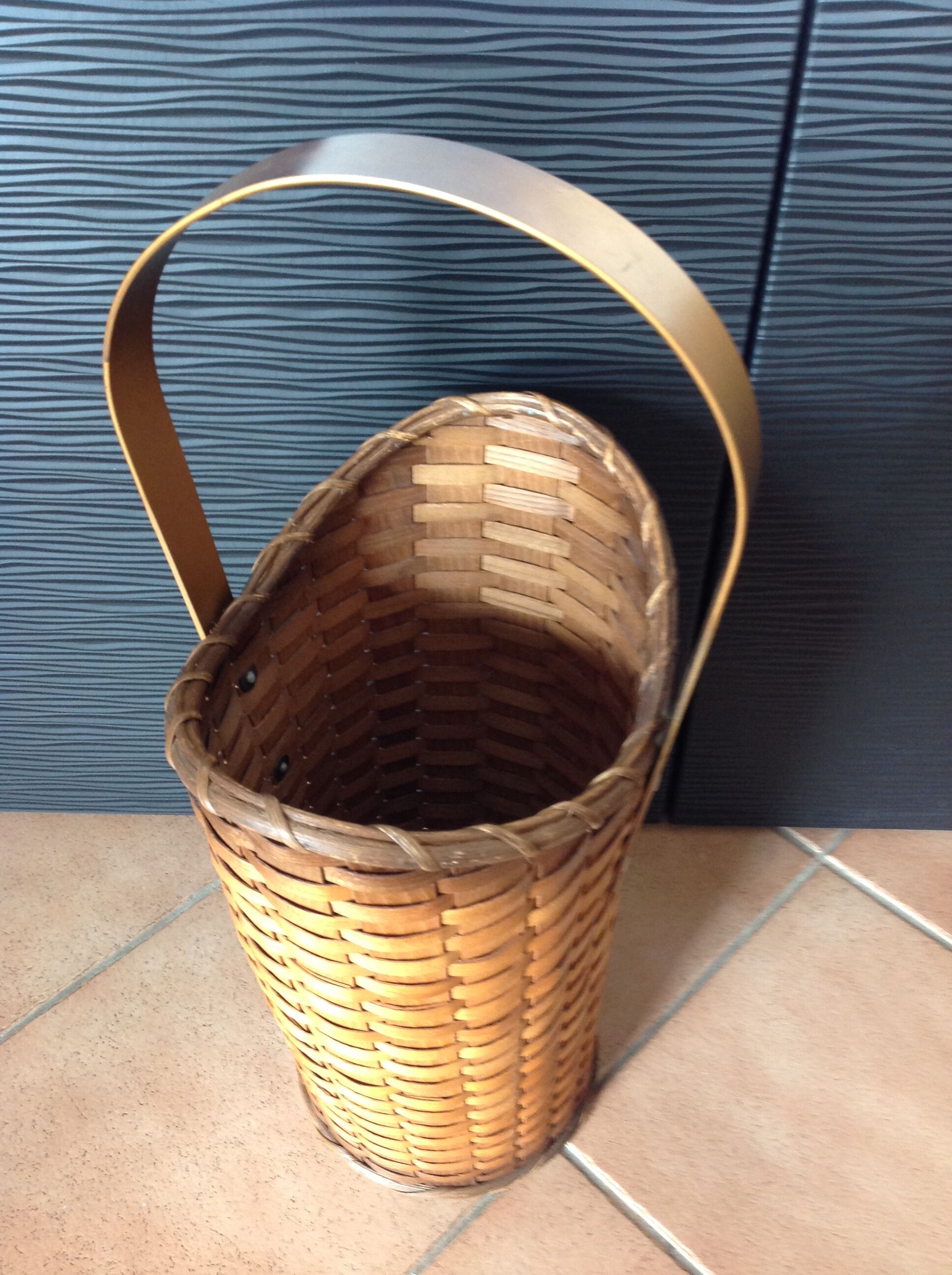 Braided wicker umbrella holder 60/70s