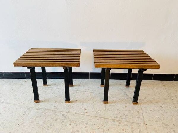 paire de petites tables d'appoint en chêne et métal