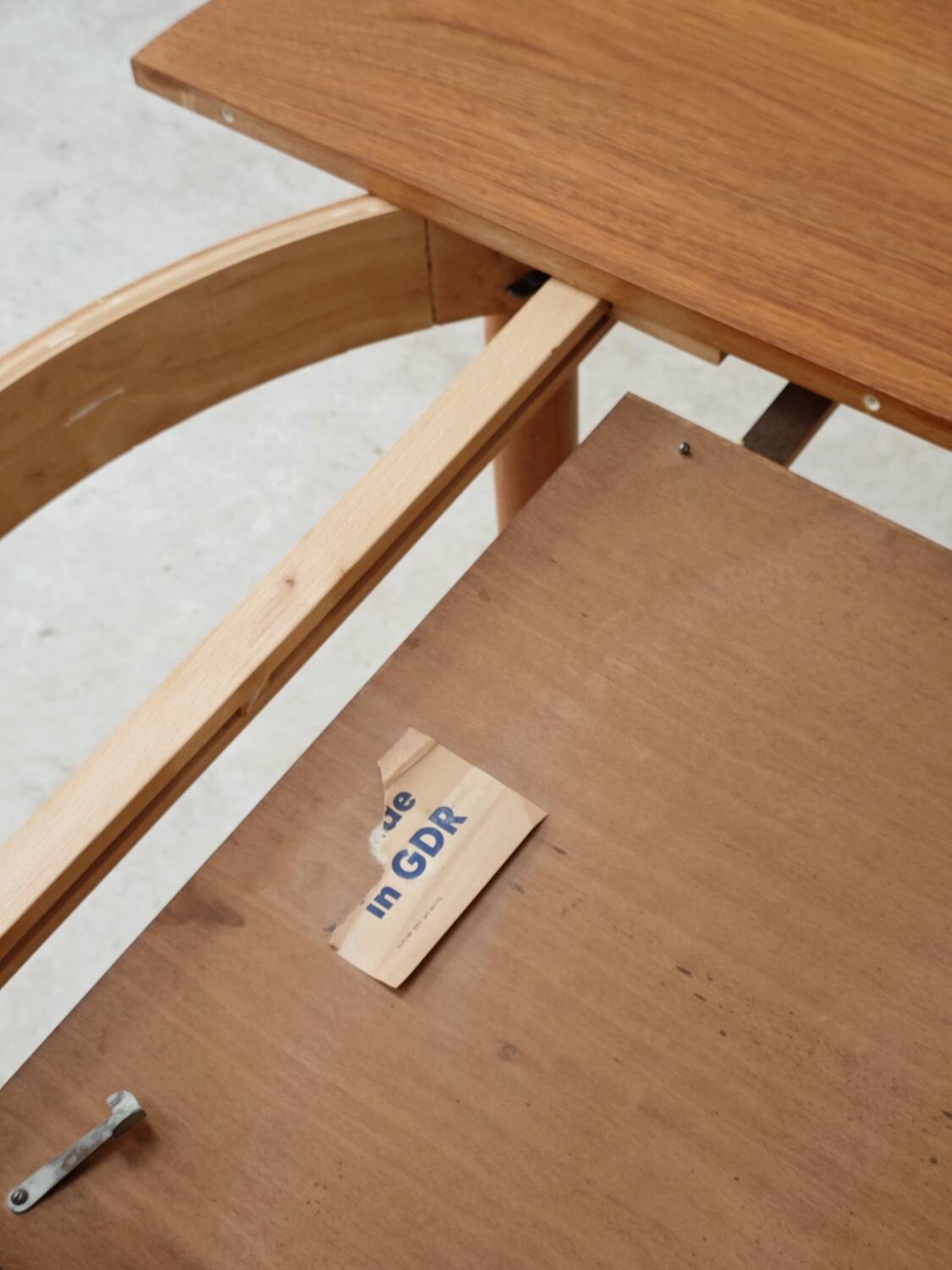 Round extending table, light oak, East Germany, 1960s