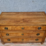 Louis XVI period chest of drawers in marquetry on mahogany background around 1780