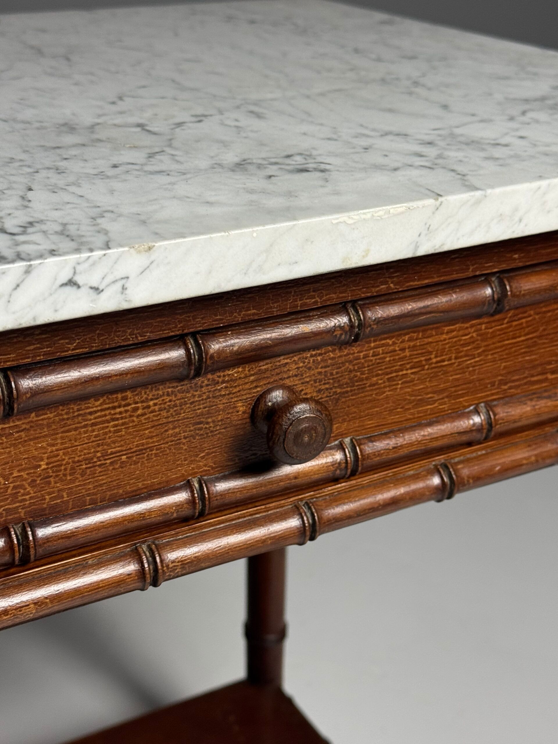 Table d'appoint en faux bambou vers 1900