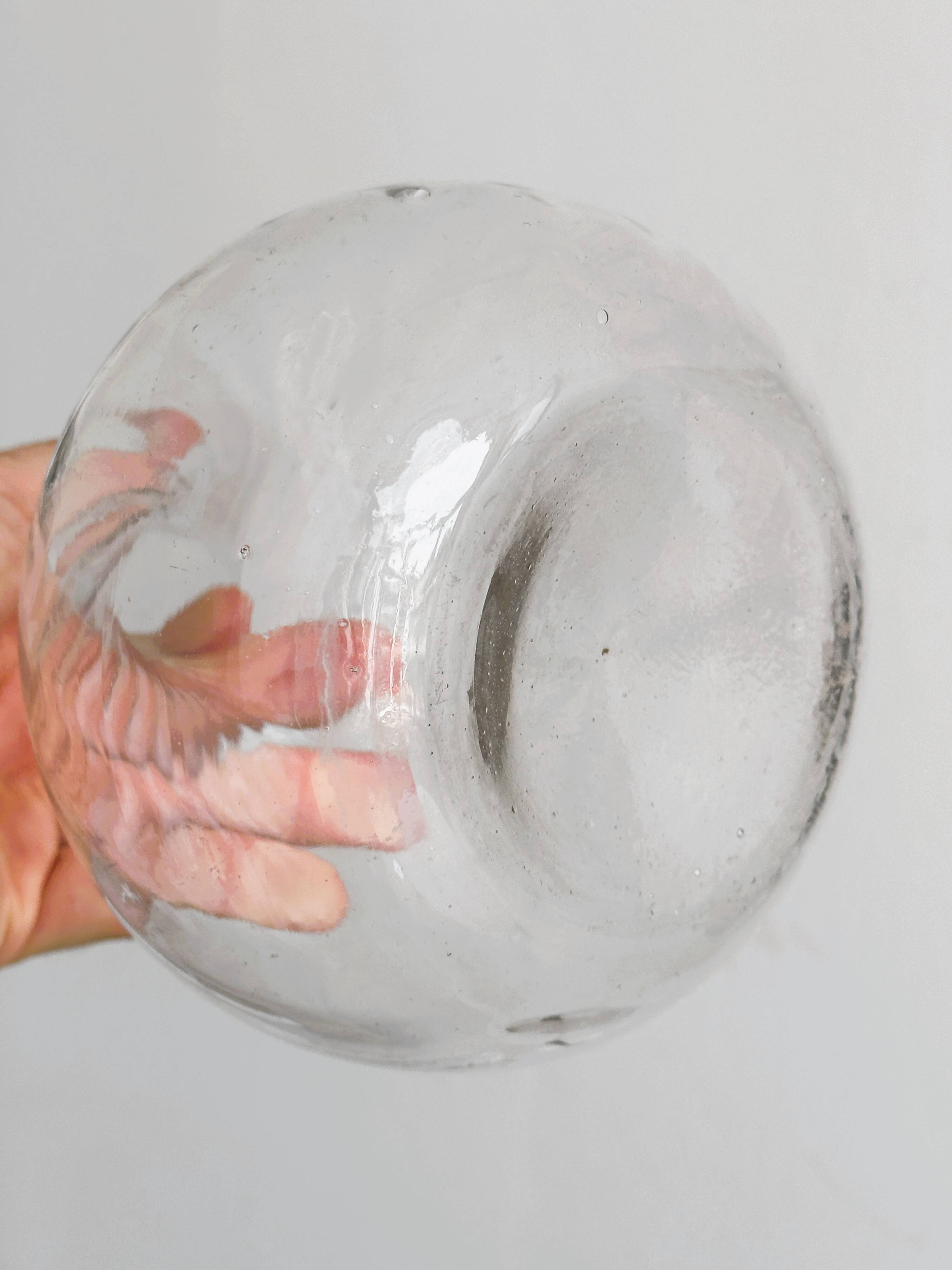 Twisted blown glass carafe with stopper