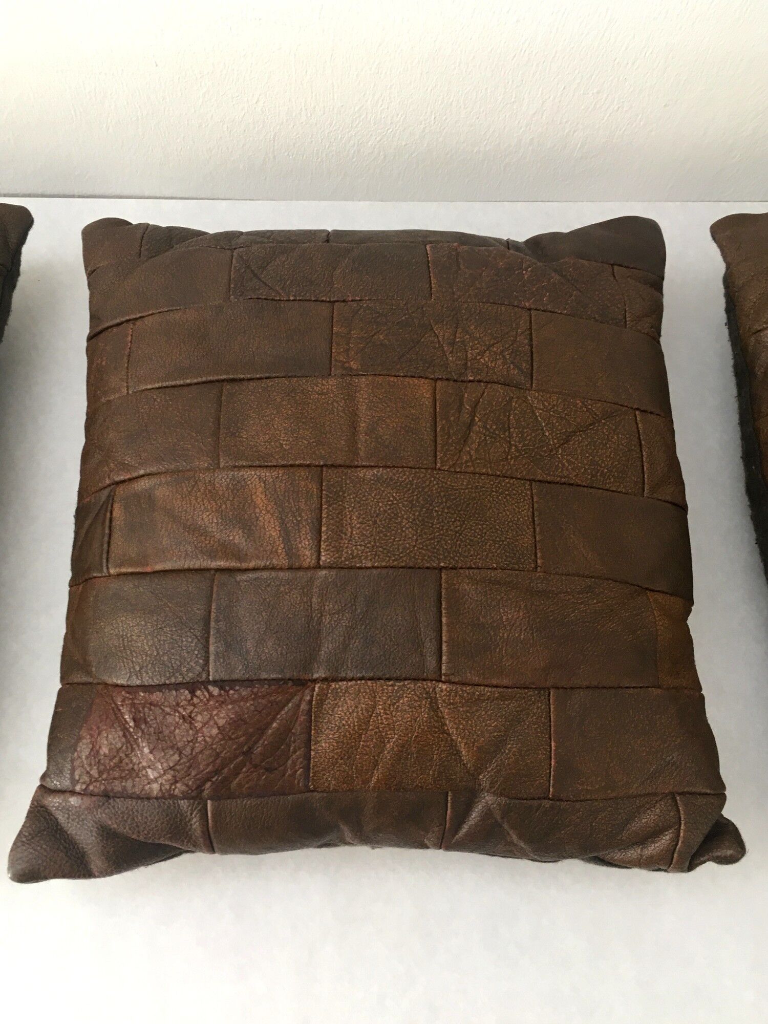 4 coussins en cuir vintage patchwork années 70