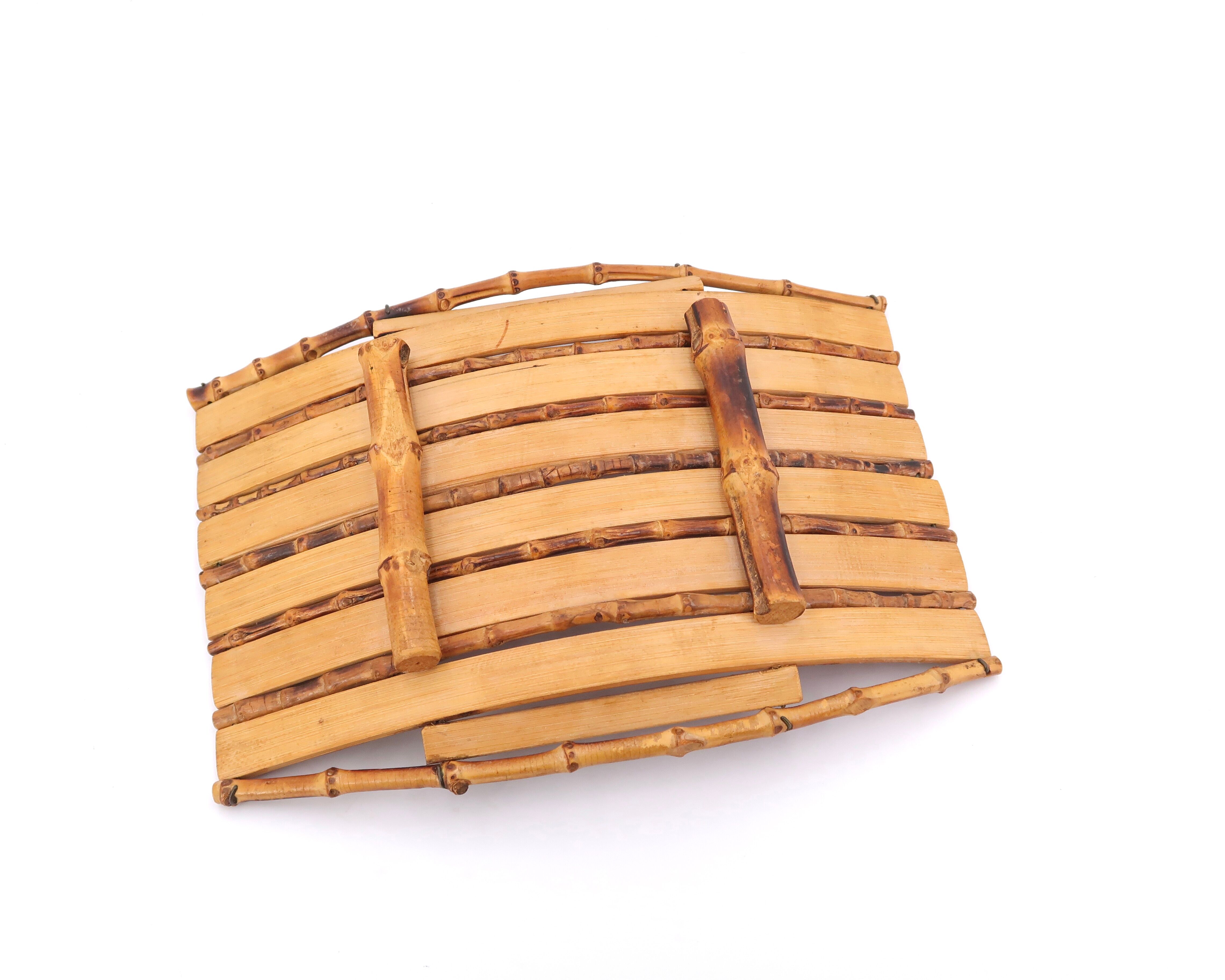 Empty pocket or bamboo fruit bowl