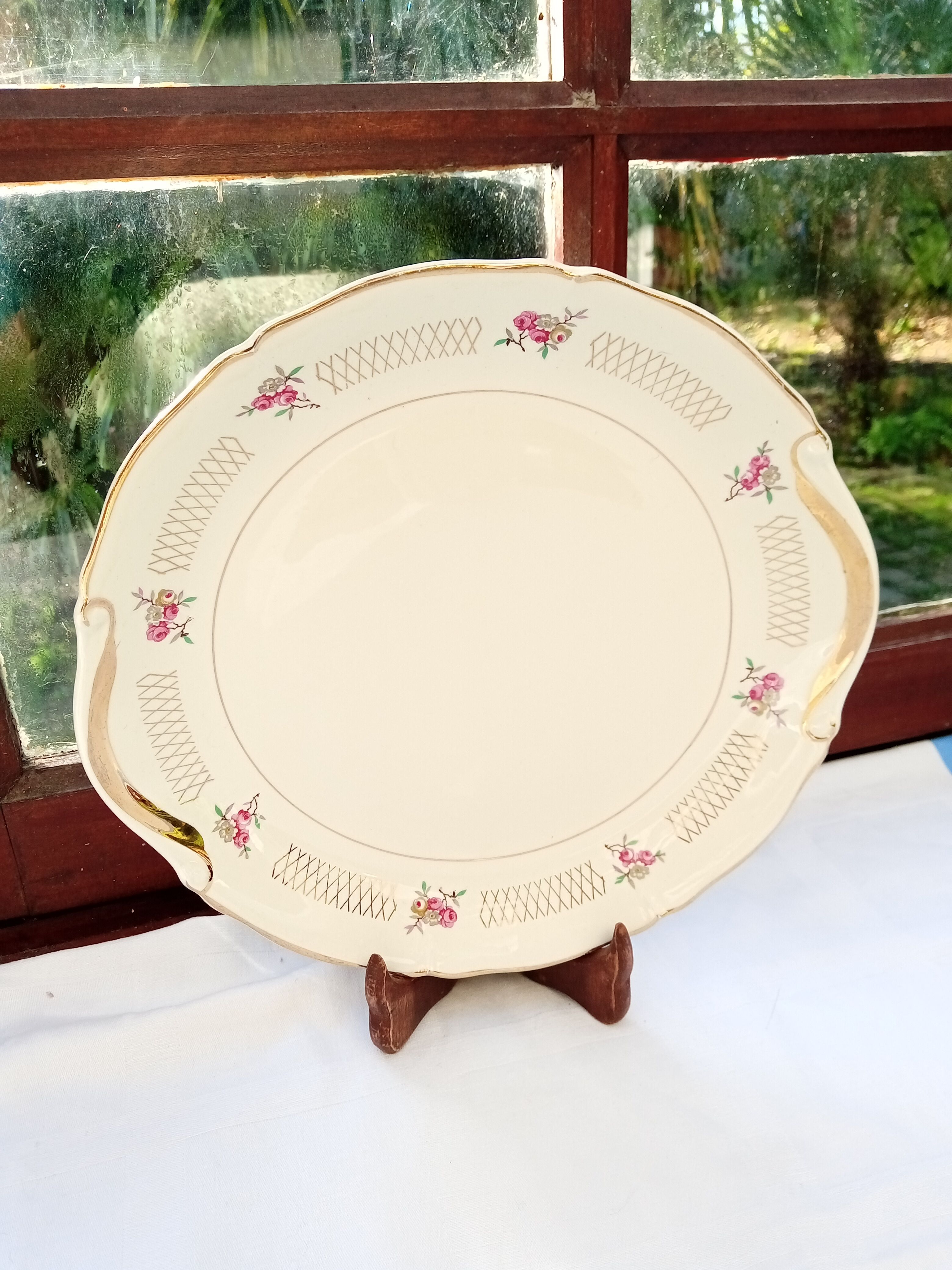 Set 10 flat plates and St Amand dish