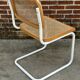 Chaise Cesca modèle b32 en blanc et bois par Marcel Breuer