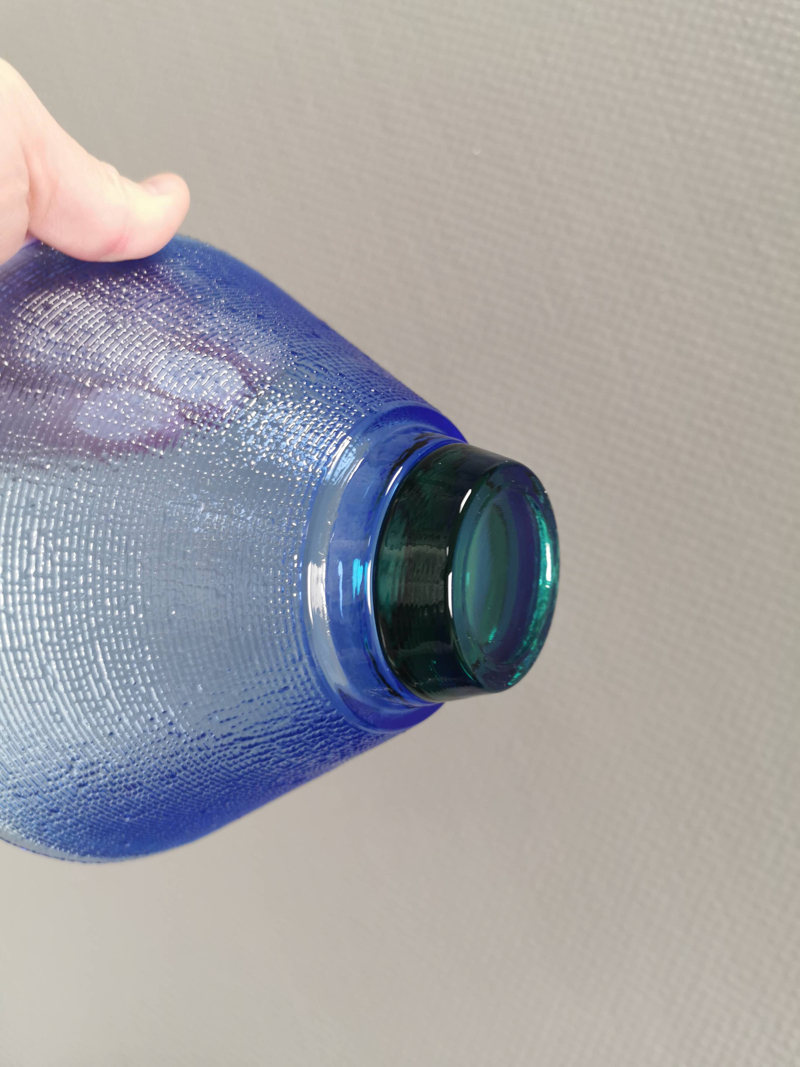 Glass bowl, by Lena Hansson for Hadeland glassworks Norway 1970s.