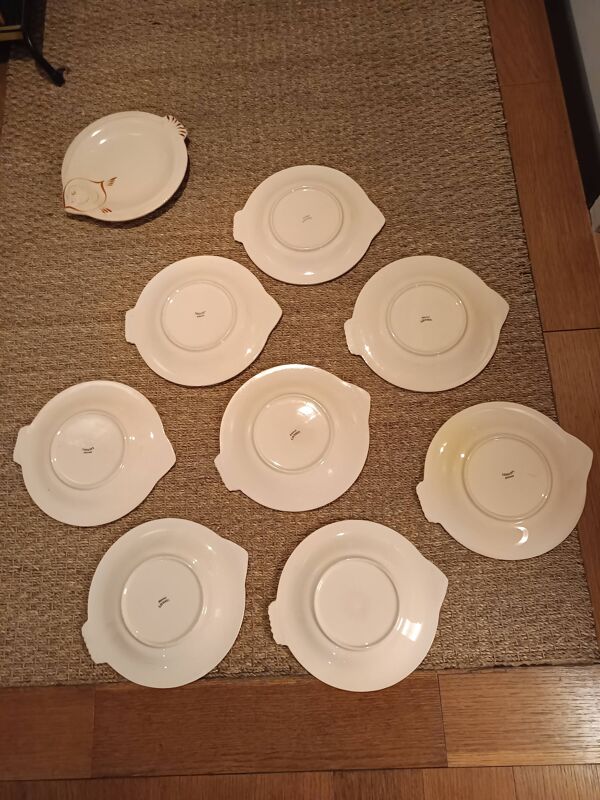 Lot de 8 assiettes de poisson barbotine faience Longwy rose poudré