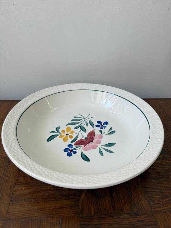 Plat Sarreguemines fabriqué en France et peint à la main