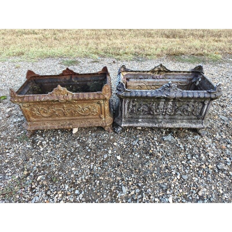 Pair of cast iron planters from 1900 in Charleville-Mézières