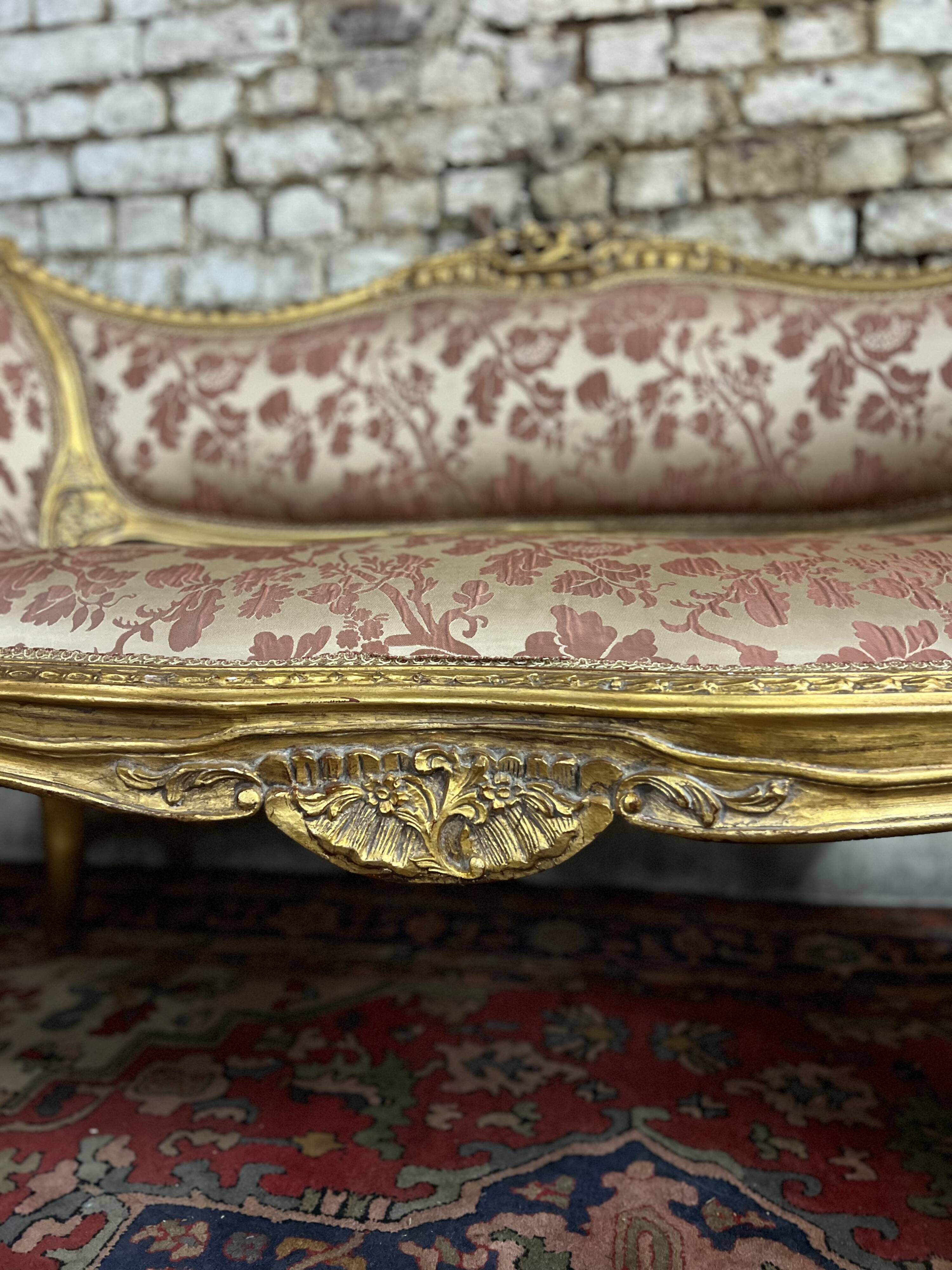 Salon En Bois Doré De Style Louis XV