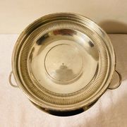 Silver-plated champagne bucket with lion heads from the 20th century, stamped.