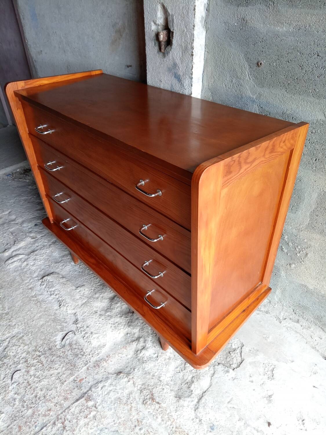 Vintage chest of drawers