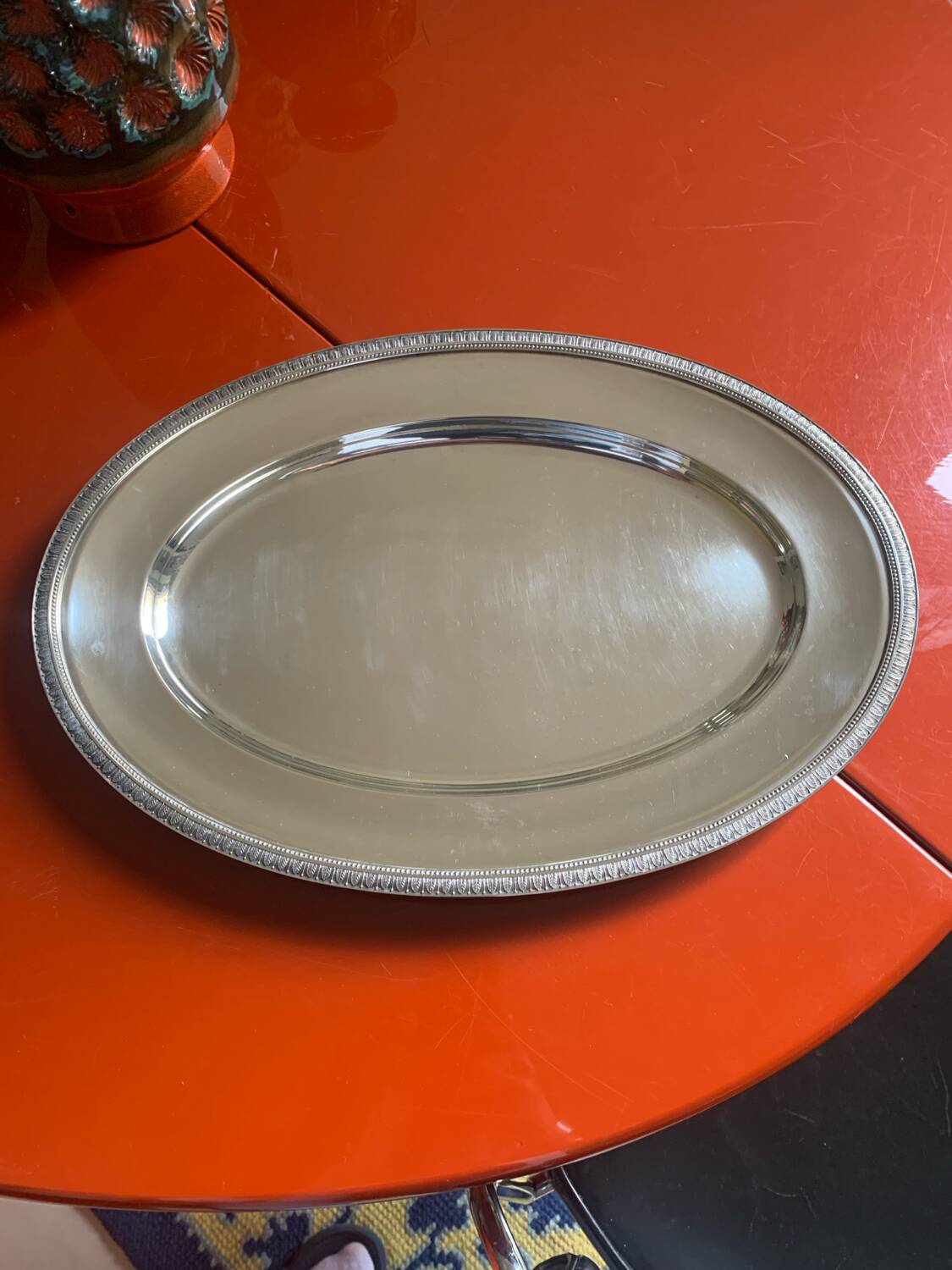Oval silver-plated metal dish